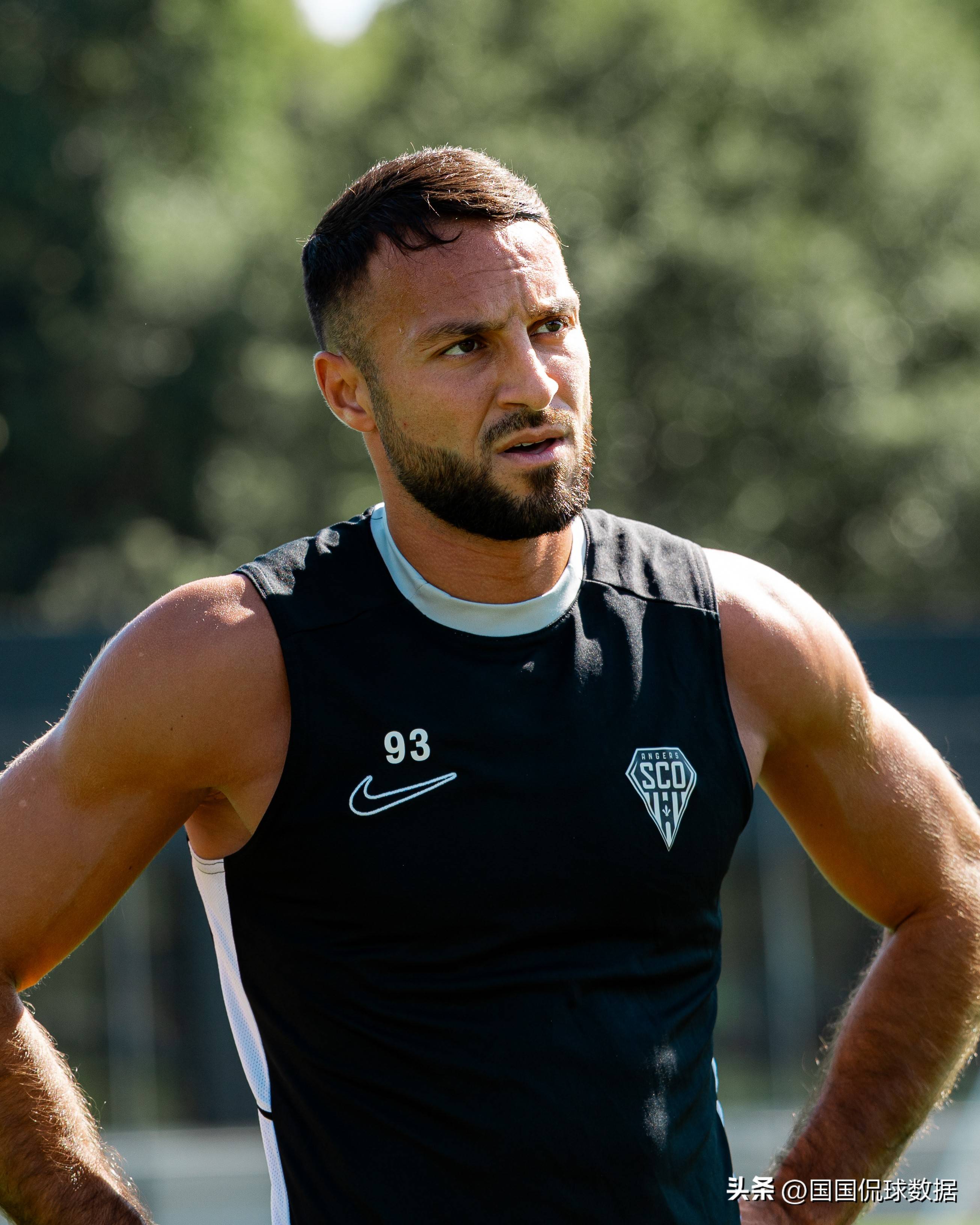 官方网站-赛地聚焦：法国杯清晨热度飙升，里昂手感冰凉，引发热议，团队化学反应显著(里昂vs巴黎圣日尔曼)